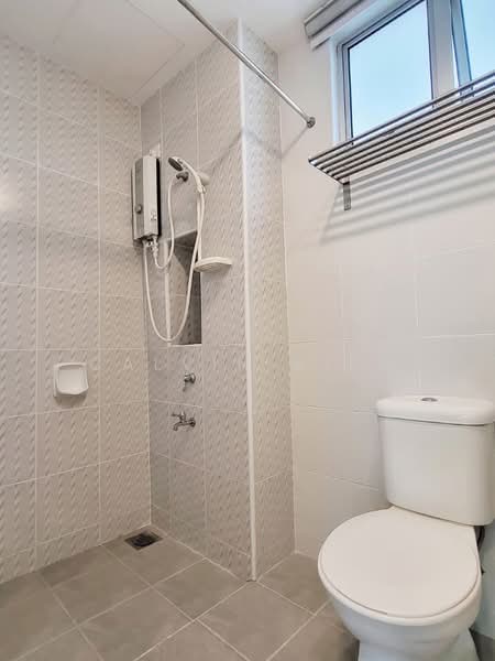 Apartment for Sale at Austin Suites (Permata Austin) - Calvin Kiew - Bathroom - PropertyGuru.com.my