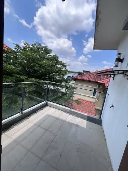 Rumah Banglo untuk Dijual di Bandar Mahkota Cheras (Cheras) - Shanny Tan - Balcony - PropertyGuru.com.my