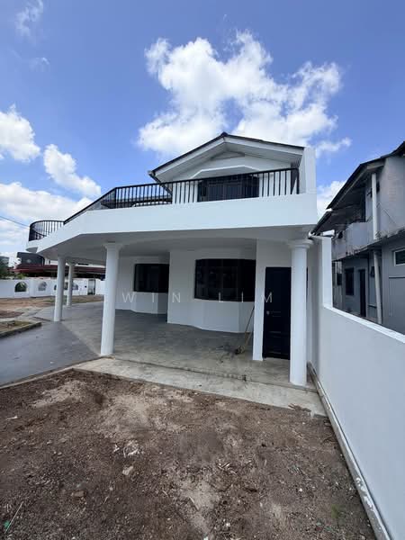 Rumah Teres 2 Tingkat untuk Dijual di Taman Molek (Johor Bahru) - Win Lim - Exterior - PropertyGuru.com.my