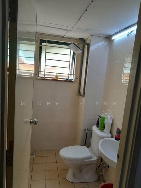 Kondominium untuk Dijual di Pelangi Damansara - Michelle Yun - Bathroom - PropertyGuru.com.my