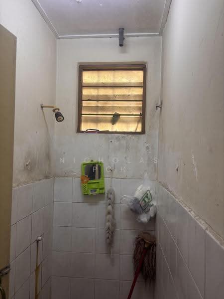 1-storey Terraced House for Sale in Taman Ukay Raya (Tambun) - Nicholas Poh - PropertyGuru.com.my