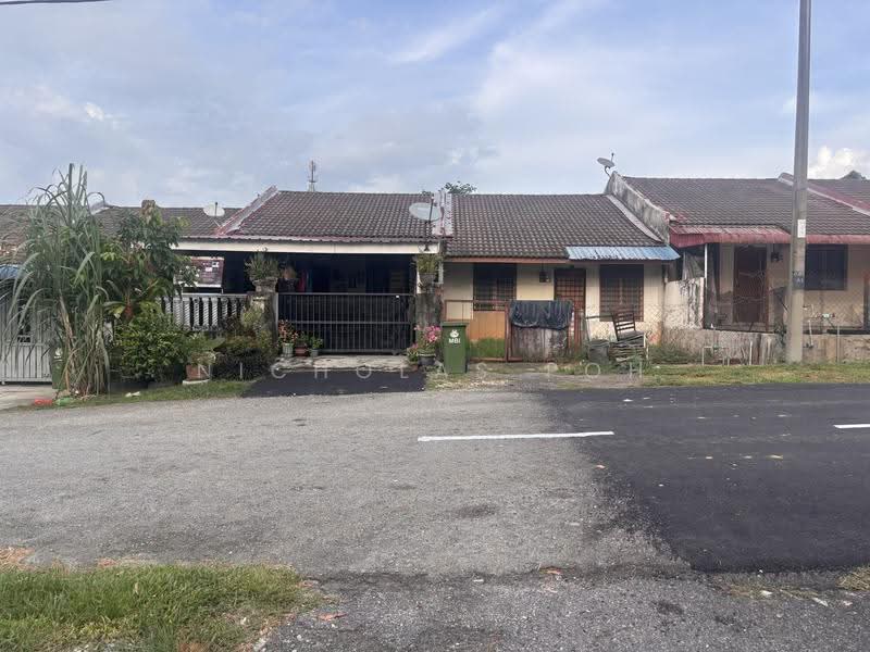 1-storey Terraced House for Sale in Taman Ukay Raya (Tambun) - Nicholas Poh - PropertyGuru.com.my