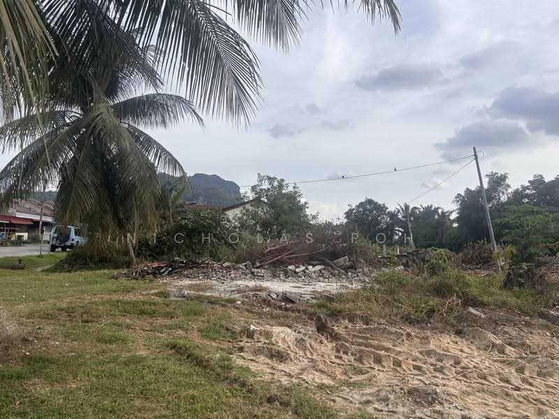 1-storey Terraced House for Sale in Taman Ukay Raya (Tambun) - Nicholas Poh - PropertyGuru.com.my