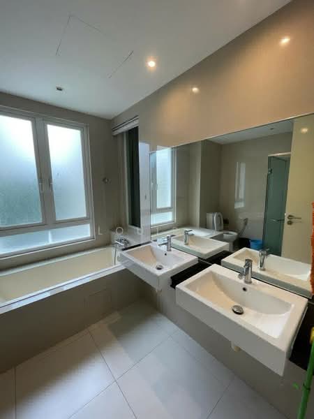 Condominium for Sale at The Park Residences 1 - Louis . - Bathroom - PropertyGuru.com.my