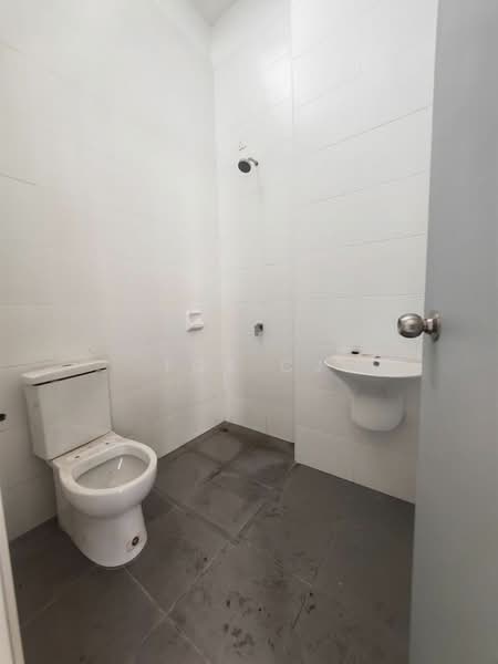 Cluster House for Sale in Taman Ekoflora (Johor Bahru) - Tok CJ - Bathroom - PropertyGuru.com.my