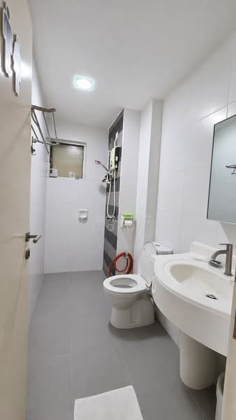 Kondominium untuk Dijual di Hijauan Puteri Condominium - Shanice Low - Bathroom - PropertyGuru.com.my