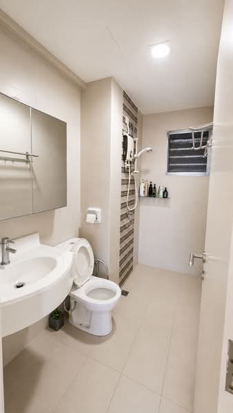 Kondominium untuk Dijual di Hijauan Puteri Condominium - Shanice Low - Bathroom - PropertyGuru.com.my