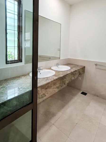 Semi-Detached House for Rent in Kota Kemuning (Shah Alam) - Esther Tan - Bathroom - PropertyGuru.com.my