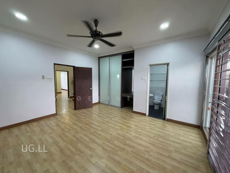 2-storey Terraced House for Sale in Kota Bayuemas (Klang) - Angeline lee - Bedroom - PropertyGuru.com.my