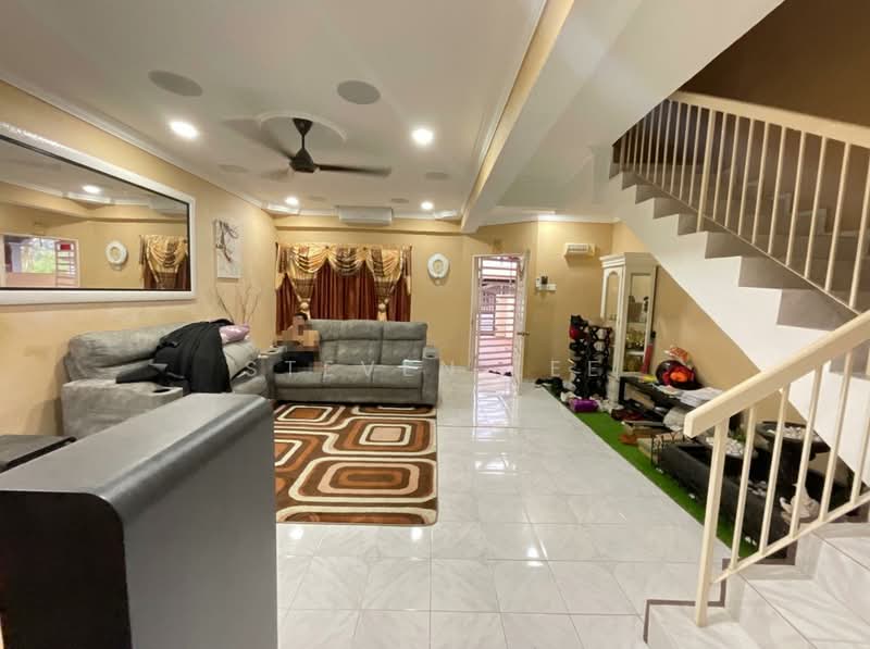 2-storey Terraced House for Sale in Bandar Baru Kundang (Rawang) - Steven Lee - Living Room - PropertyGuru.com.my