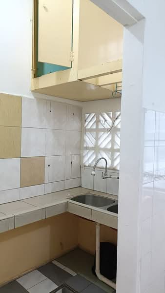 Kondominium untuk Disewa di Midah Ria Condominium - Nabil Hamzah - Kitchen - PropertyGuru.com.my