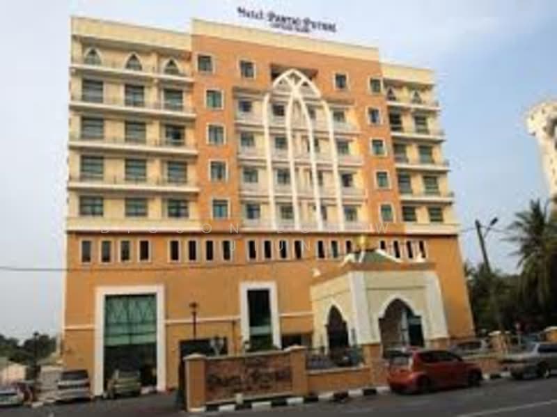 2-storey Terraced House for Sale in Tangga Batu (Tanjong Kling) - Dicson Loh Wen Jiun - Exterior - PropertyGuru.com.my