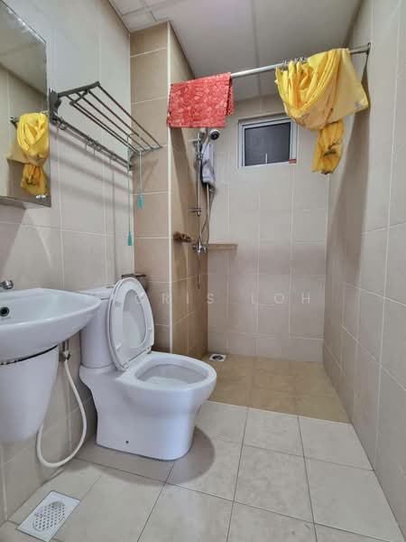 Servis Apartment untuk Disewa di Pangsapuri Tanah Emas (Golden Sands) - Kyoris Loh - Bathroom - PropertyGuru.com.my