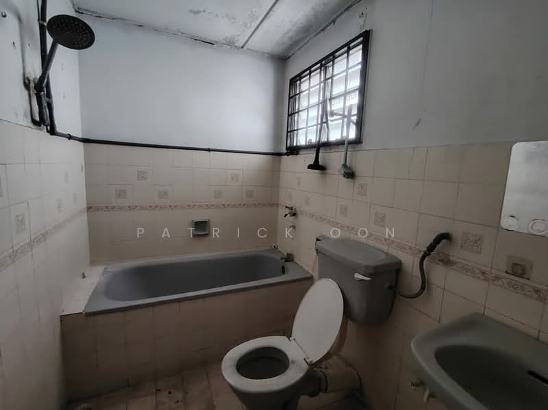 2-storey Terraced House for Sale in Taman Seri Taming (Cheras) - Patrick Oon - Bathroom - PropertyGuru.com.my