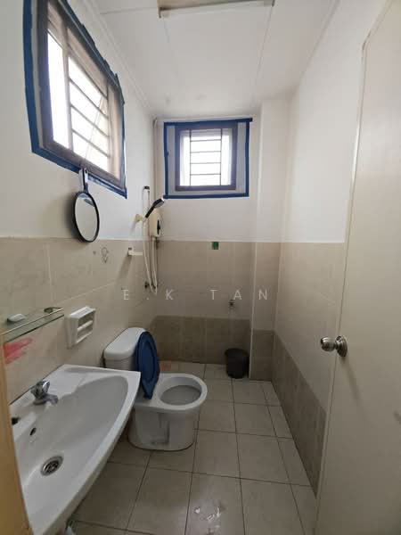 1.5-storey Terraced House for Rent in Taman Setia Indah (Tebrau) - E.K Tan - Bathroom - PropertyGuru.com.my