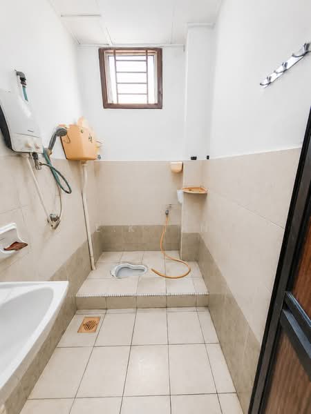 Rumah Teres 2 Tingkat untuk Disewa di Taman Setia Indah (Tebrau) - E.K Tan - Bathroom - PropertyGuru.com.my