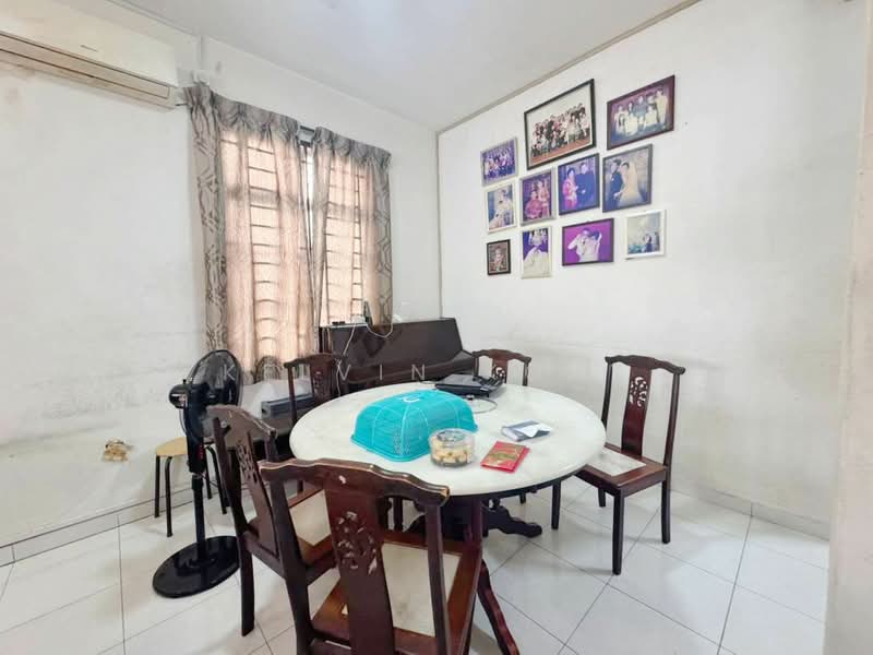 2-storey Terraced House for Sale in Taman Setia Indah (Tebrau) - Kelvin Koay - Dining Room - PropertyGuru.com.my