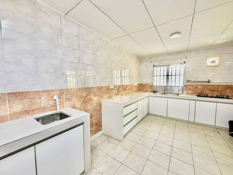 2-storey Terraced House for Sale in Putra Heights (Subang Jaya) - Noraini Dahan - Kitchen - PropertyGuru.com.my