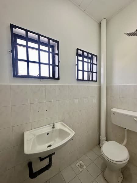 1.5-storey Terraced House for Sale in Ipoh (Perak) - Levi Chong - Bathroom - PropertyGuru.com.my