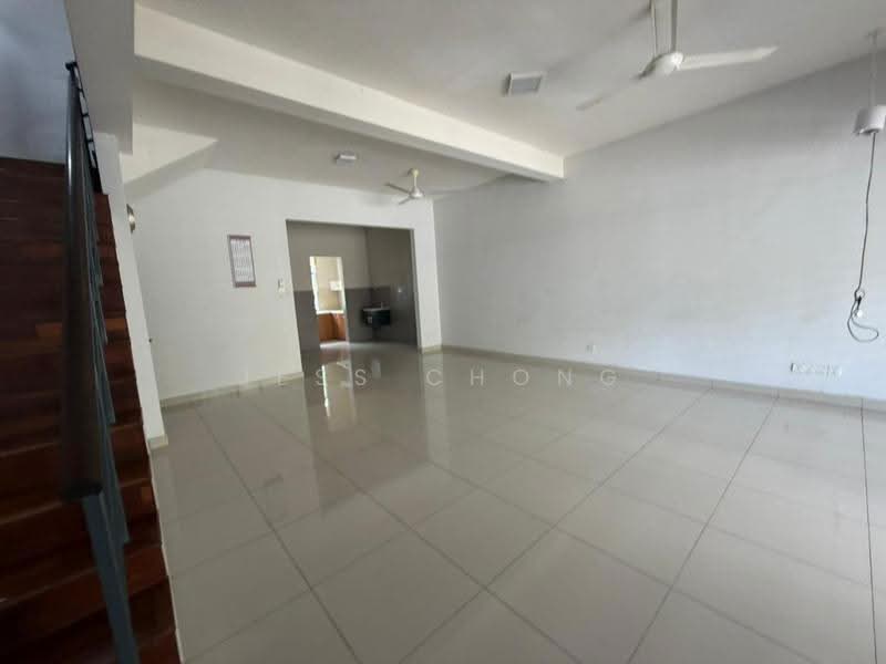 Rumah Teres 2-Tingkat untuk Disewa di Puchong (Selangor) - Jess Chong - Living Room - PropertyGuru.com.my
