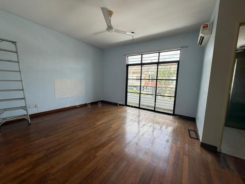 Rumah Teres 2-Tingkat untuk Disewa di Puchong (Selangor) - Jess Chong - Living Room - PropertyGuru.com.my