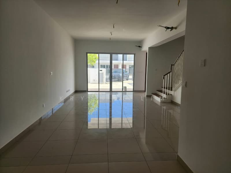 2-storey Terraced House for Rent in Bandar Gamuda Cove (Dengkil) - Krystal Lim - Living Room - PropertyGuru.com.my