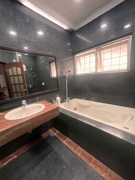 Rumah Banglo untuk Dijual di Bukit Bandaraya (Bangsar) - Elvis Ho - Bathroom - PropertyGuru.com.my