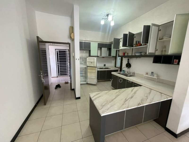 Kondominium untuk Disewa di Rosvilla Condominium - Angelyn Yong - Kitchen - PropertyGuru.com.my