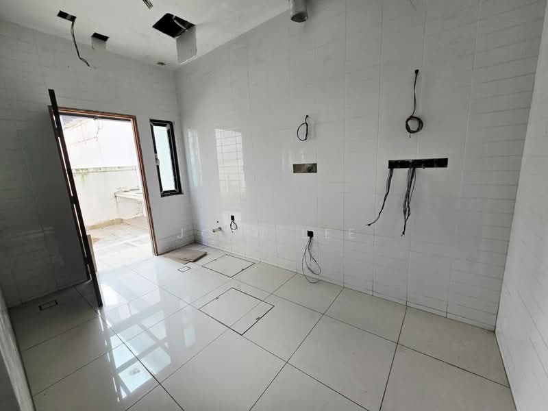 Semi-Detached House for Sale in Kinrara Residence (Puchong) - John Lee - Kitchen - PropertyGuru.com.my