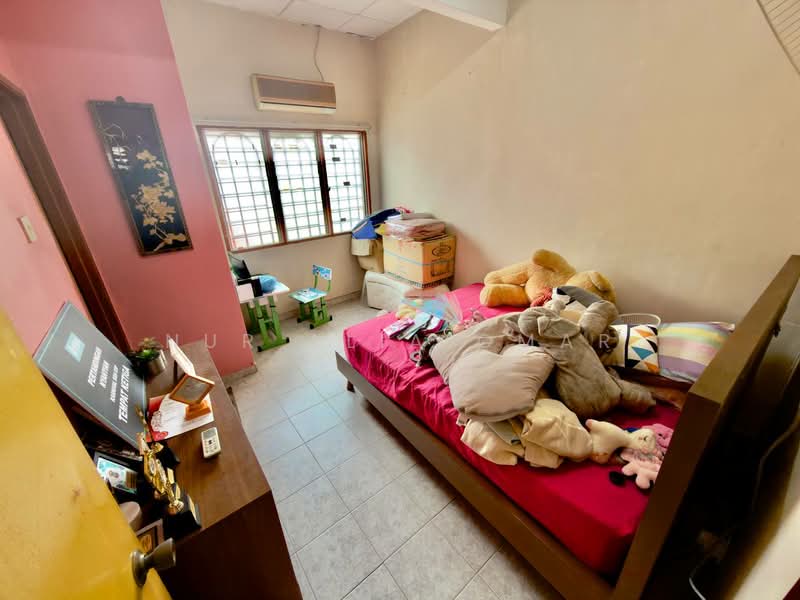 2-storey Terraced House for Sale in Taman Seri Sementa (Kapar) - Nur Alia Omar - Bedroom - PropertyGuru.com.my