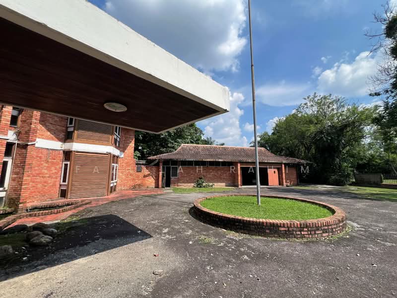 Bungalow for Sale in Seksyen 16 (Petaling Jaya) - Fazillah Rahim - Exterior - PropertyGuru.com.my