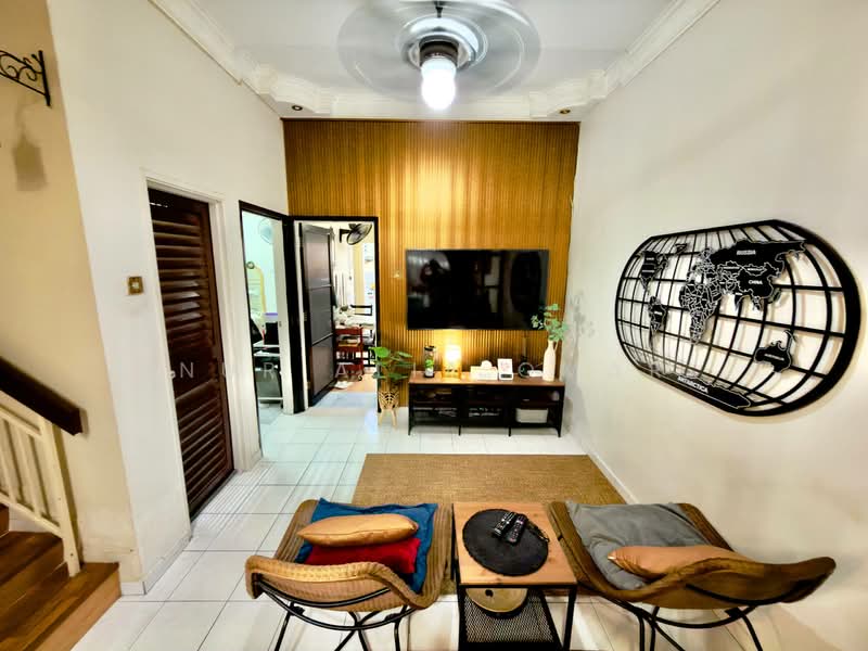 Rumah Teres untuk Dijual di Bandar Puteri Klang (Klang) - Nur Alia Omar - Living Room - PropertyGuru.com.my