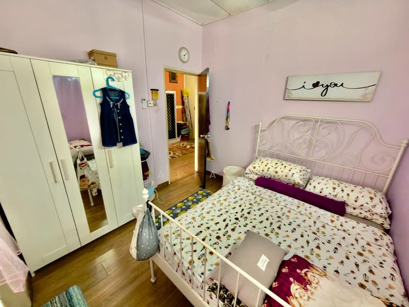 Rumah Teres untuk Dijual di Bandar Puteri Klang (Klang) - Nur Alia Omar - Bedroom - PropertyGuru.com.my