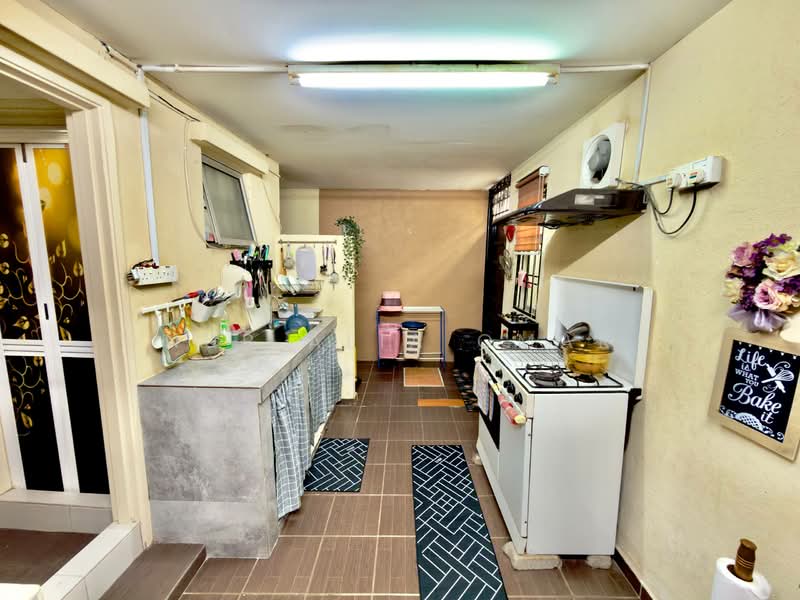 Rumah Teres untuk Dijual di Bandar Puteri Klang (Klang) - Nur Alia Omar - Kitchen - PropertyGuru.com.my