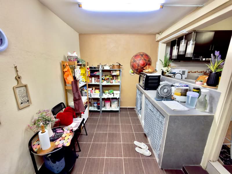 Rumah Teres untuk Dijual di Bandar Puteri Klang (Klang) - Nur Alia Omar - Kitchen - PropertyGuru.com.my