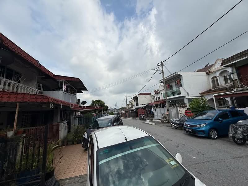 2-storey Terraced House for Sale in Taman Muda (Ampang) - Ridhwan Razak - Exterior - PropertyGuru.com.my