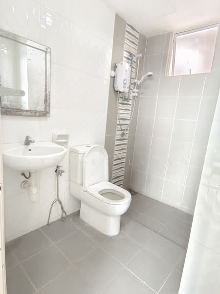 Condominium for Sale at The Zest @ Kinrara 9 - YEN KEE LIONG - Bathroom - PropertyGuru.com.my