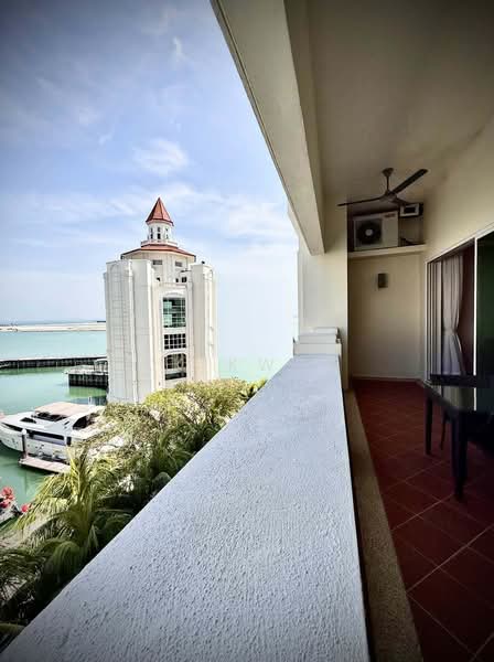 Servis Apartment untuk Dijual di Straits Quay (The Suites at Waterside) - KK Kwok - Balcony - PropertyGuru.com.my