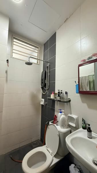 Rumah Bandar untuk Dijual di Puchong (Selangor) - Mavis Teh - Bathroom - PropertyGuru.com.my