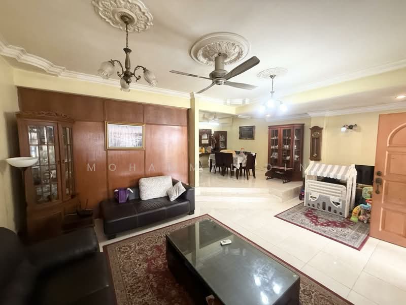 Rumah Teres 2 Tingkat untuk Dijual di Seksyen 6 (Shah Alam) - Mohammad Din Majid - Living Room - PropertyGuru.com.my