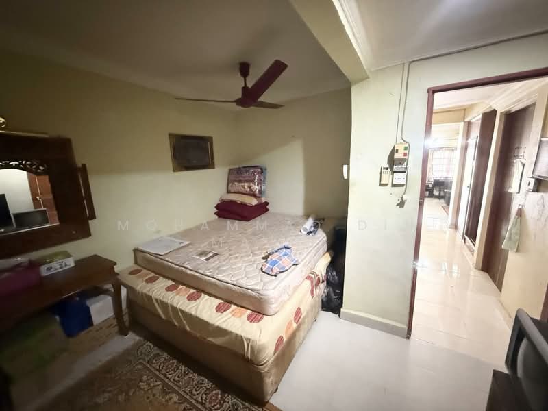 Rumah Teres 2 Tingkat untuk Dijual di Seksyen 6 (Shah Alam) - Mohammad Din Majid - Bedroom - PropertyGuru.com.my