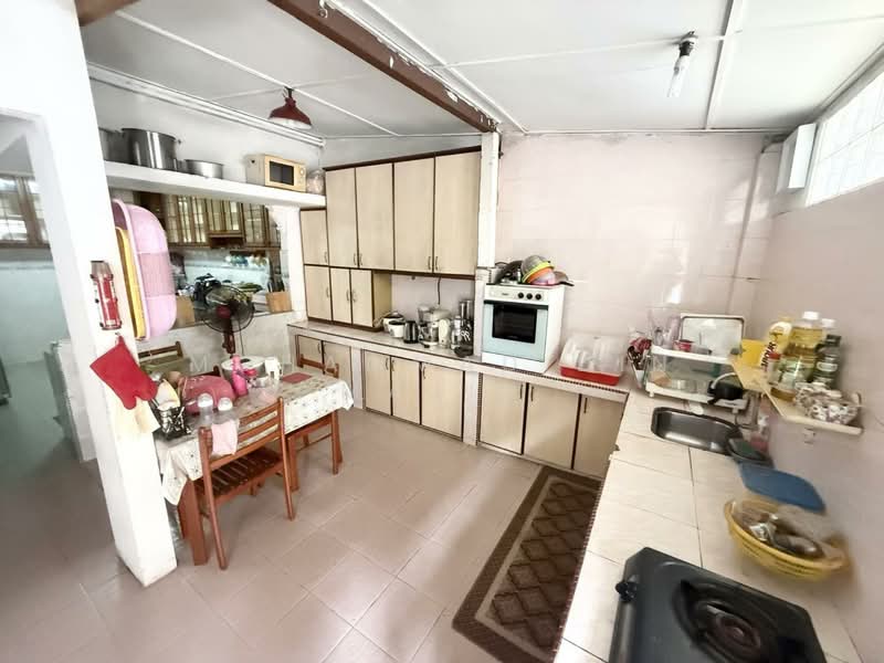 Rumah Teres 2 Tingkat untuk Dijual di Seksyen 6 (Shah Alam) - Mohammad Din Majid - Kitchen - PropertyGuru.com.my