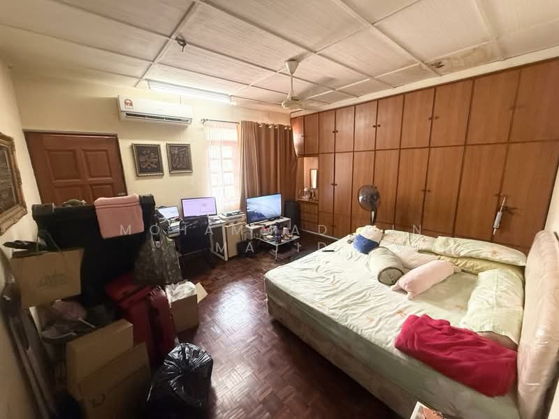Rumah Teres 2 Tingkat untuk Dijual di Seksyen 6 (Shah Alam) - Mohammad Din Majid - Bedroom - PropertyGuru.com.my