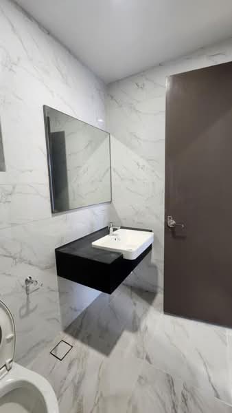Servis Apartment untuk Disewa di Met 1 Residences - Vayn Yap - Bathroom - PropertyGuru.com.my