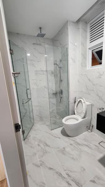 Servis Apartment untuk Disewa di Met 1 Residences - Vayn Yap - Bathroom - PropertyGuru.com.my