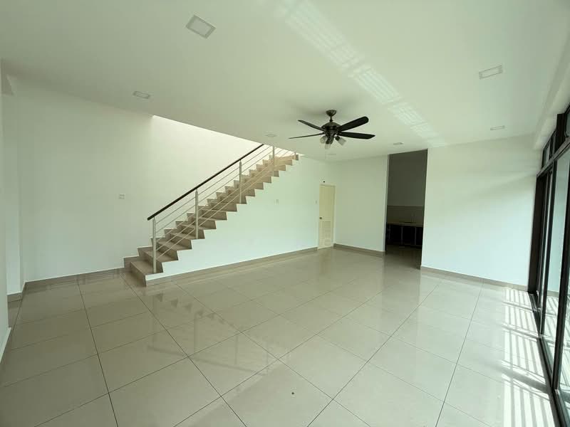 Rumah Kluster untuk Dijual di Taman Adda Heights (Tebrau) - CK Ng - Living Room - PropertyGuru.com.my
