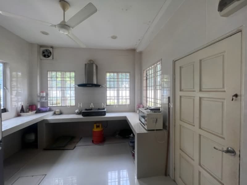 Bungalow for Sale in Taman Ikhlas (Bandar Sungai Long) - Shanny Tan - Kitchen - PropertyGuru.com.my