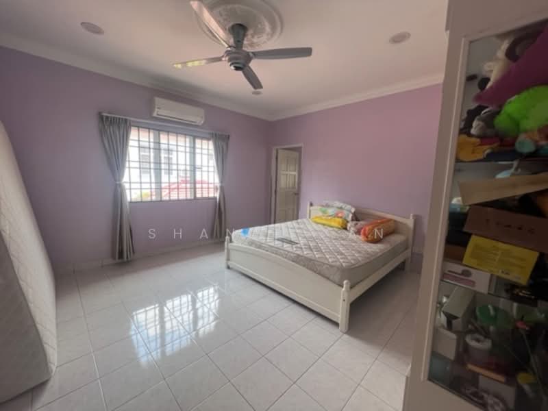 Bungalow for Sale in Taman Ikhlas (Bandar Sungai Long) - Shanny Tan - Bedroom - PropertyGuru.com.my