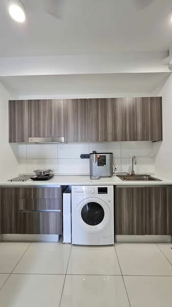 Service Residence for Sale at Lakeview Suites @ Edumetro - Benz Viva - Kitchen - PropertyGuru.com.my