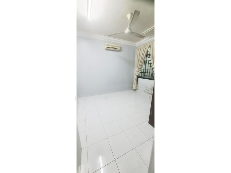 Rumah Teres 2 Tingkat untuk Dijual di Taman Perling (Perling) - Iden Tan - Interior - PropertyGuru.com.my